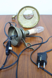 Goudkleurige tafellampje met creme kap. Vintage lamp