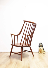 Houten vintage spijlenstoel - Lena Larsson - Nesto. Scandinavisch design stoel.