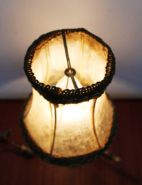 Goudkleurige tafellampje met creme kap. Vintage lamp