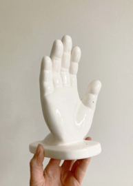 Keramische vintage hand voor aan de muur. Wit retro zeepbakje