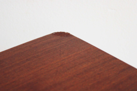 Houten vintage bijzettafel met dubbel blad. Retro Mid Century design tafel