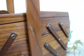 Retro  Mid Century Sewing box / craft organizer. Houten vintage naaikist.
