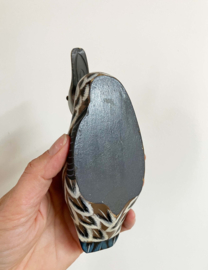 Houten vintage eend. Handgemaakt retro vogel beeld