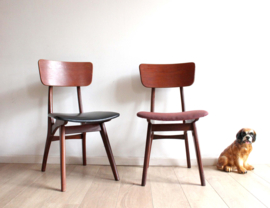Set van 2 teakhouten vintage stoelen - Wébé? Mid Century etro design stoelen.