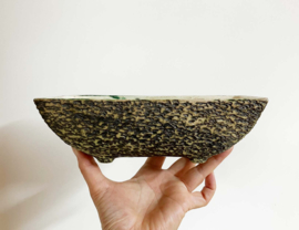 Vintage cactuspot met berkenbast decor. Keramieken retro pot / plantenbak