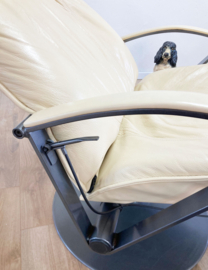 Lederen vintage draaifauteuil. Retro design stoel