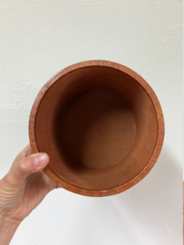 Oude tabakspot bekleed met leer. Vintage pot
