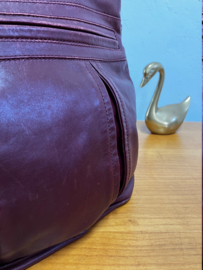 Italiaanse rood lederen vintage handtas - Carol. Bordeauxrode leren schoudertas.