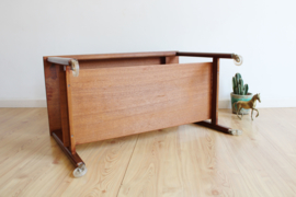 Vintage tafel met dubbel blad. Retro design sidetable / trolley