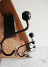 Houten vintage wandkapstok met haken. Antieke / Art Deco kapstok.
