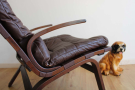 Vintage fauteuil, Farstrup? Scandinavische retro stoel met lederen kussen
