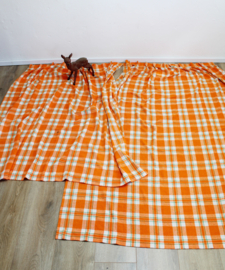 Set geruiten vintage gordijnen. 2 oranje retro overgordijnen - jaren 70