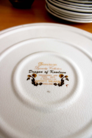 Aardewerk retro servies met draken. Vintage taartschaal met bordjes en 2 kommen/ Dragon of Kowloon