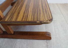 Houten vintage side table. Retro design bijzet/planten tafel