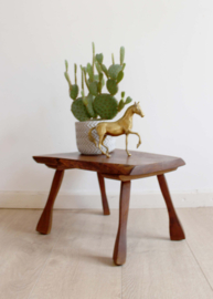 Vintage boomstam tafeltje. Houten retro krukje / plantentafel