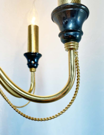 Goudkleurig vintage wandlampje met kaarsjes. Antieklook 'kaars' lampje
