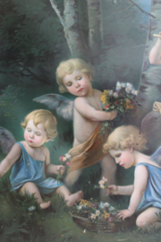 Grote religieuze print in zwarte lijst. Vintage prent, Maria met baby Jezus en engeltjes