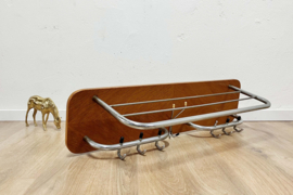 Vintage kapstok met hoedenplank. Retro Mid Century wandkapstok