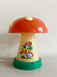 Koddig vintage paddenstoel lampje.  Retro nachtlampje met kabouter