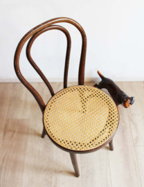 Houten vintage stoeltje, Thonet stijl - model Vienna no. 18. Retro cafe stoel.