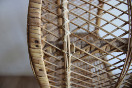 Klein vintage rotan kastje. Rieten Boho kast voor op de kinderkamer