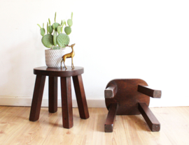 2 vintage plantentafeltjes. Set houten brutalist boomstam tafeltjes.