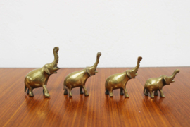 Set van 4 messing olifantjes. Vintage beeldjes in olifanten vorm