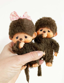 Set van 2 vintage knuffel aapjes. Retro Sekiguchi / Monchichi monkey - meisjes en jongen
