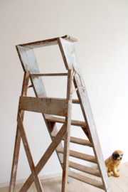 Toffe houten vintage schilderstrap. Stoere industriele retro ladder/trap