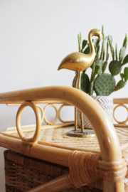 Rotan vintage kastje met 3 lades. Boho nachtkastje / retro ladekast
