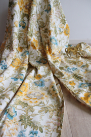 Prachtige Franse gordijnen met vogels en bloemen. Set vintage overgordijnen.