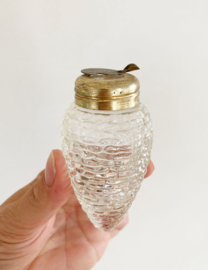 Vintage peper en zout stel. Retro condiment set, antiek look.