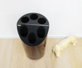 Bruine vintage Manade paraplubak. Retro Space Age parapluhouder