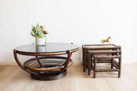 Ronde vintage Manou  salontafel. Rotan retro tafel uit de '70's.