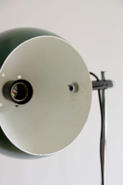 Retro design lamp met groene bol. Vintage vloerlamp, vermoedelijk Herda of Anvia?