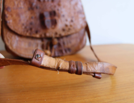 Vintage krokodillen lederen tas. Boho schoudertas met vakken, krokodil?