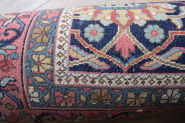 Groot handgeknoopt Oosters kleed met bloemen. Vintage boho tapijt / vloerkleed