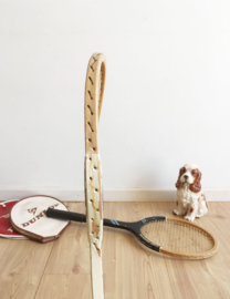 Set houten retro tennisrackets in hoes. Vintage Dunlop rackets