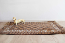 Bruin handgemaakt kleedje. Vintage Oosters tapijt.