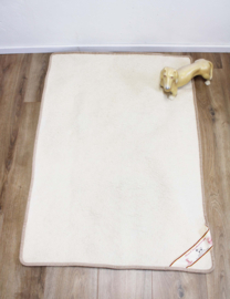 Wollen vintage deken met beertjes. Retro sprei / babydeken