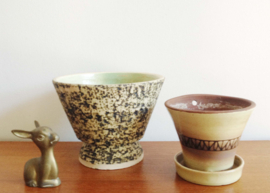 Set van 2 retro bloempotten. Aardewerk vintage potten/ berken pot.