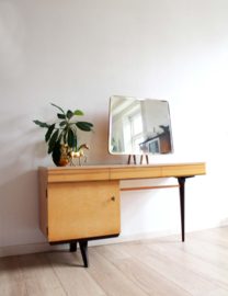 Vintage kaptafel met spiegel. Houten Mid Century kast / retro dressoir