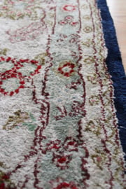 Prachtig handgemaakt Chinees tapijt. Oosters vintage vloerkleed met bloemen
