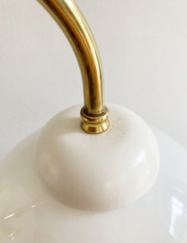 Wit vintage wandlamp met gouden details. Retro lampje - Boni design
