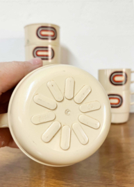 Vintage campingservies - rosti Mepal. 7 retro bekers en kopjes.