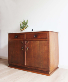 Houten antieke commode met marmeren blad. Vintage kast / Art Deco dressoir