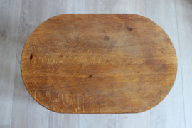 Houten vintage krukje, in de stijl van  Ilmari Tapiovaara.  Retro design kruk/tafeltje
