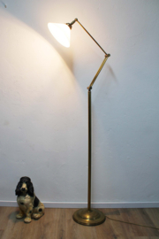 Hollywood Regency lamp met witte kap. Gouden vintage vloerlamp