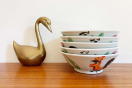 Set Chinese rijstkommen met haan decor. 5 aardewerk vintage schaaltjes /rooster bowl