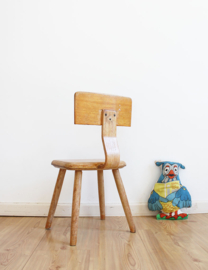Originele retro kleuter / peuter stoel Houten vintage schoolstoeltje.